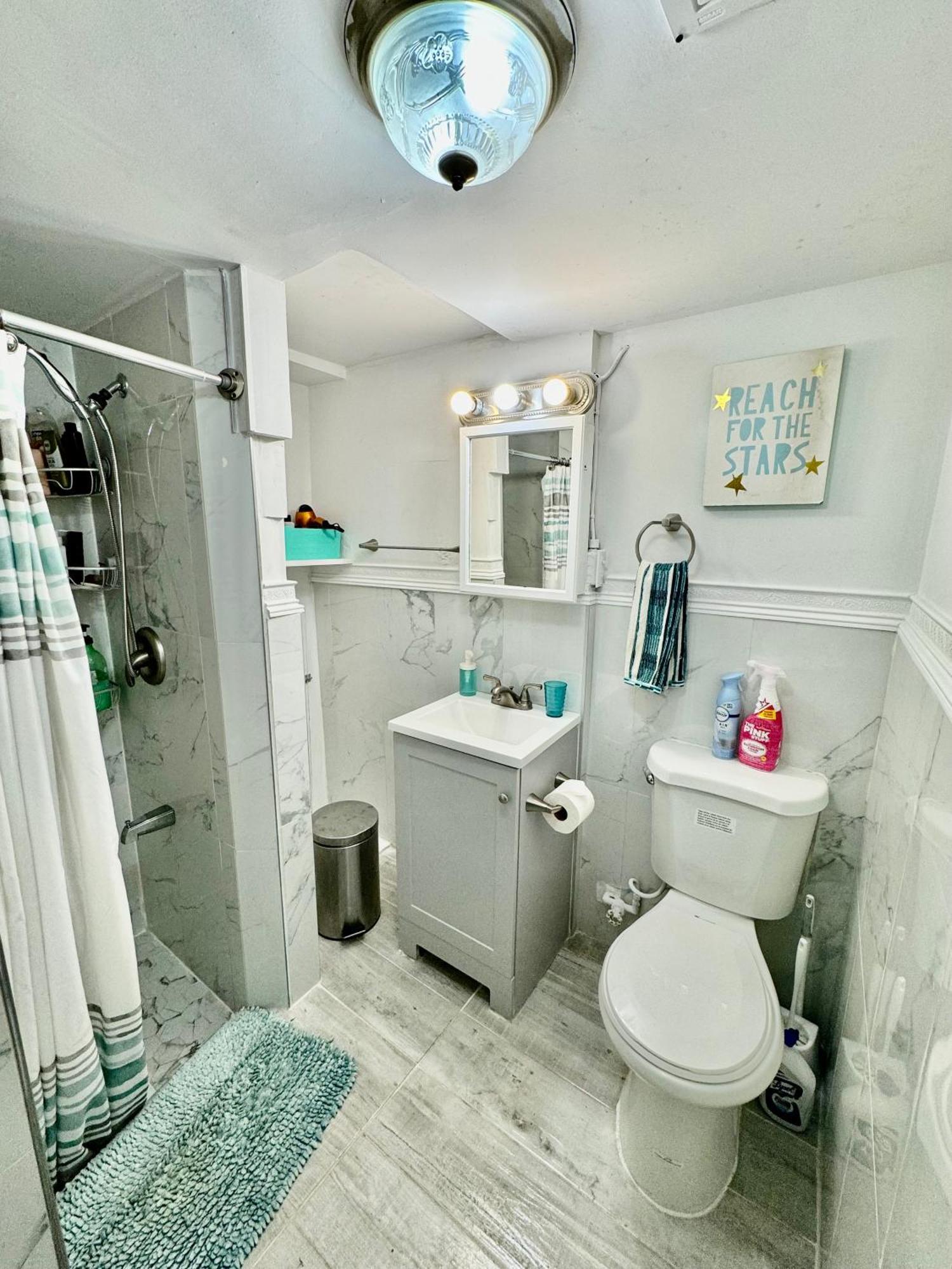 Private Tiny Room On The 1St Floor With Shared Bathroom Near Airport And Downtown Seattte Seattle Exterior foto